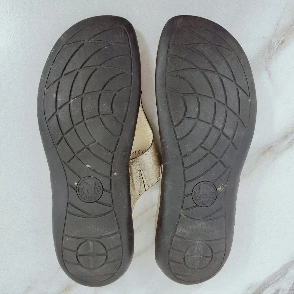 Mephisto Air-Relax Metallic Gold Leather Thong Sandals, Sz 10